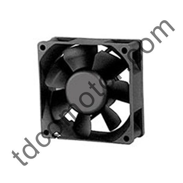 DC axiális ventilátor 70x70x25 YZ-7025D hüvelycsapágy golyóscsapágy